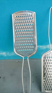 Parutan Keju Kentang Cheese Peeler Coklat Grater Parutan Stainless Stell Alat Parut