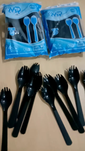 Sendok Plastik hitam 2 in 1 / Sendok Garpu Plastik 2 in 1 25pcs