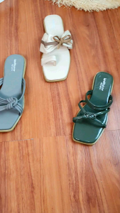 Sandal Ayrie Wanita: Desain Modern & Nyaman Untuk Sehari-Hari