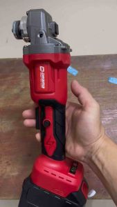 Máy mài cắt cò bóp DRAMA D5122 Có chống KHỞi ĐộNg lại động cơ không chổi thanchân pin phổ thông 4cm.