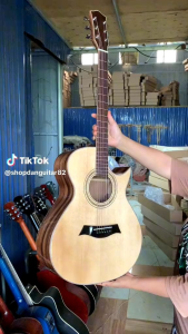 đán guitar acoustic Rosen R135 mâu đen sezi 41 dai 104cm