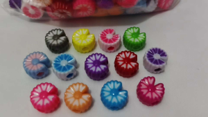 250grams (est.180pcs) Daisy Flower Big Hole 15mm Acrylic Beads Mix Colors Cute Spacer Beads for Bracelet Necklace Keychain DIY Jewelry Making