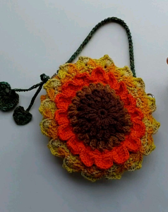 กระเป๋าถักโครเชต์ by DaCraftHouse กระเป๋าดอกทานตะวัน 3 D ถักด้วยเชือกฟอก ฝ้าย 100% มีซับใน ขนาดเส้นผ่าศูนย์กลาง 20 cm. สำหรับใส่โทรศัพท์มือถือ กระเป๋าสตางค์และของใช้ต่างๆ