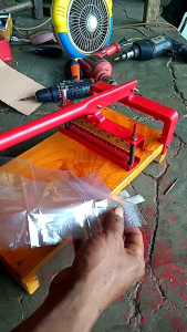 pelubang plastik tempe jarak jarum 1 cm