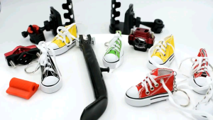 Aksesories Gantungan Kunci Mini Model Sepatu Sneakers & Aksesoris Standar Motor Sepeda