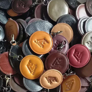 Gantungan kunci kulit