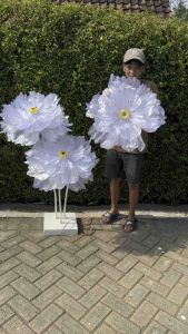 Standing Bunga Dekorasi Pelaminan Motiv Gerigi Bunga Diameter 60cm Bahan Kain Organdi 3 Cabang Lampu Taman Hias Ruang Tamu Tampilan Estetik DM 60cm