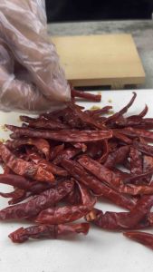 พริกแห้งเผ็ดๆ พริกแห้งจินดาอินเดีย เด็ดก้าน คัดสวย  ขนาด 200 กรัม(แห้ง 200)