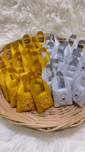 เหรียญโปรยทาน(ใส่เหรียญแล้วพร้อมใช้งาน) ย่ามพระ 1แพ็ค10ชิ้น สีทอง สีเงิน