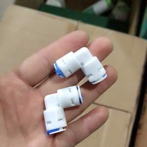 Cút goc nối nhanh phi 2 đầu phi 6- máy lọc nước