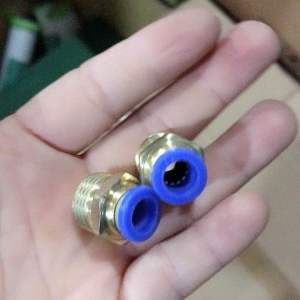 Cút  đầu bơm zen 17 ống dây phi 8 cho máy phun suong