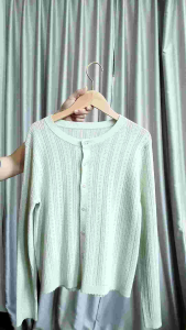 knitted cardigan with button closure
