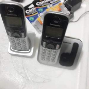 Máy điện thoại mẹ bồng con Panasonic kx tgc210 (2-3 tay)