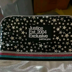 กระเป๋าใส่เครื่องสําอาง