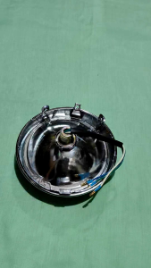 REVEKTOR LAMPU ATAU DEPAN C70 ASSY  KOMPLIT MERK MOZ