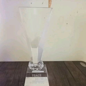 Gambar Rohani Wajah Tuhan Yesus Kristen Katolik Pajangan Meja Kristal Laser