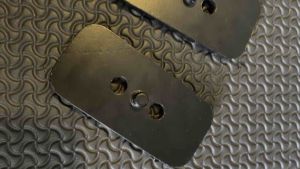 แผ่นแก้ล้อเดิน แก้เพลายัน เหล็กหนา 9 มิล**1 คู่**