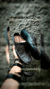 BUSTONG SLOP KULIT PRIA