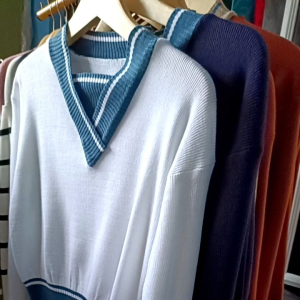 sweater crop knit top model