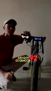 Lampu sepeda mata seterobo variasi sepeda anak