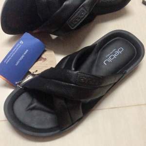 รองเท้าสุขภาพแตะสวม ผู้ชายแบรนด์Debluรุ่น M7905 สีดำ สีแทน และสีน้ำตาล