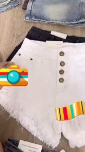 Quần Bò Ngắn Rách Quần Hot Pants Quần Kaki Short Có Hai Túi Kèm Kẻ Tua Hottrend  PHỐI 4 NÚT ĐEN TRẮNG