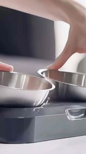 ชามอาหารสัตว์สแตนเลส ปรับได้ 15 องศา ฐานซิลิโคนกันลื่น ทำความสะอาดง่าย สำหรับแมวและสุนัขตัวเล็ก BUTO