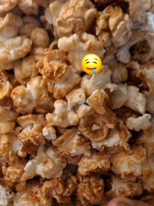 Popcorn Caramel Premium Bioskop: Snack Manis & Renyah untuk Keluarga