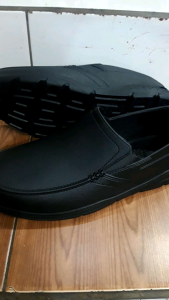 Sepatu Kerja Pria Dewasa kasual cocok untuk kegiatan sehari hari