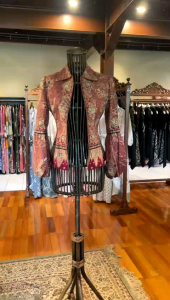 Zizi Coat Katun Viscos by Dian Pelangi LIMITED EDITION Cardi Outer Blazer Jaket Cardigan OOTD Kerja Kantor Pesta Pernikahan Kondangan Lebaran Casual Fornal Wanita Hijaber Cantik Anggun Modis Modern Simple Elegan Mewah Model Korea Terbaru Motif Batik