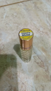 PARFUM PRIA WANITA TOOTY MUSK 10 ML NON ALKOHOL SUPER WANGI