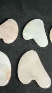 (Real Unit) Pink Crystal Face Gua Beauty Gua Sha Board Body Massage Tool 粉晶刮痧板⬆️全身通用 Merah Jambu Crystal Massage