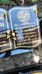 BATU NISAN MAKAM GRANIT BENTUK BUKU FULL DUDUKAN UKURAN 40X30 CM