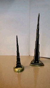 Dubai Burj Khalifa Metal Model Vintage Display - Small & Large Sizes Available - Home Decor & Souvenir Gift - Friend