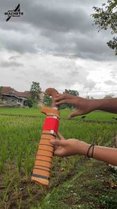 gol0k kerja Apruk berkebun tebas bambu dan tebas kayu Supertajam khas Banten