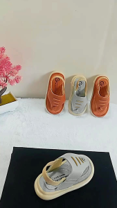 Sandal anak laki-laki perempuan terbaru murah ringan usia 3 2 1 tahun jepit berbunyi cit \"cit\"