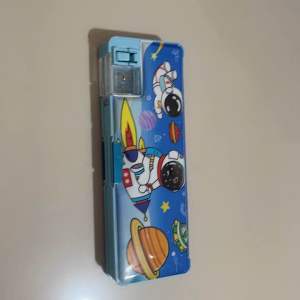 Tempat Pensil Plastik Magnet Plus Serutan Pensil GP 9363