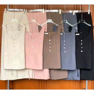 ชุดเซทเสื้อแขนกุดทรง Vest และกระโปรงยาว ดีเทลกระดุมสวย ชุดเซทสวยๆ ชุดเซทใส่เที่ยว ชุดเซตลำลอง