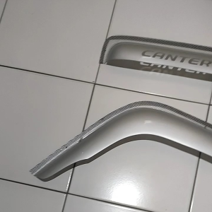 TALANG AIR MOBIL MITSUBISHI CANTER SILVER