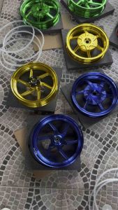 ล้อแม็กงาน CNC จีออโน่พลัส จีออโน125 GironoPlus Giorno125 งานตรงรุ่นพร้อมใส่ สวยตรงปกไม่ได้แต่งภาพ มีหลายสีให้เลือก ขนาดขอบ 2.50 นิ้ว กว้าง 12 นิ้ว ได้ 1 คู่ ดุมหลังปิดเต็ม