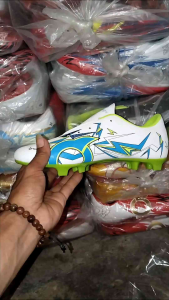 Sepatu Bola Anak Kecil Ortopedik & Petir