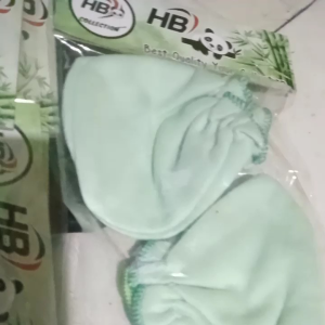 Sarung Tangan & Sarung Kaki Bayi 1 Stel: Perlengkapan Bayi yang Nyaman