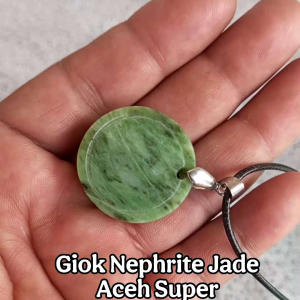 Kalung Liontin Giok Nephrite Jade Hijau Lumut Model Medalion