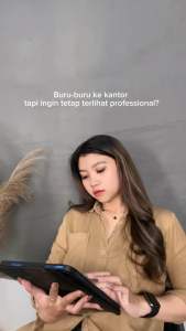 Velmorra Headband Pansy Bando Korea Kristal Bling Mewah Pesta Rhinestone\\n\\n Apa Itu Headband Pansy Korea?\\nHeadband Pansy Korea adalah aksesoris pesta wanita yang terkenal dengan desain unik dan kualitasnya. Bando ini biasanya terbuat dari bahan berkualitas tinggi dan dilengkapi dengan kristal bling yang menambah keindahannya. Headband Pansy Korea sering digunakan sebagai aksesoris pesta mewah untuk memberikan sentuhan glamour pada penampilan.\\n\\n Kualitas & Desain Unik Headband Pansy Korea\\nHeadband Pansy Korea dikenal karena kualitasnya yang tinggi dan desain unik yang memukau. Bahan yang digunakan biasanya berkualitas tinggi dan dirancang dengan cermat untuk memberikan kenyamanan maksimal saat dipakai. Desain unik ini membuat Headband Pansy Korea menjadi pilihan populer bagi wanita yang ingin menonjolkan keindahan dan gaya mereka.\\n\\n Kelebihan Headband Pansy Korea untuk Aksesoris Pesta Wanita\\nHeadband Pansy Korea memiliki beberapa kelebihan yang membuatnya menjadi pilihan tepat sebagai aksesoris pesta wanita. Beberapa kelebihannya adalah:\\n\\n- Memberikan sentuhan glamour pada penampilan\\n- Desain unik yang menonjolkan keindahan dan gaya\\n- Kualitas tinggi yang membuatnya tahan lama\\n- Mudah dipadukan dengan berbagai jenis gaun pesta\\n\\n Bagaimana Menggunakan Bando Kristal Bling untuk Pesta Mewah?\\nBando Kristal Bling adalah aksesoris pesta wanita yang bisa memberikan sentuhan glamour pada penampilan. Berikut adalah beberapa tips untuk menggunakan Bando Kristal Bling dengan efektif:\\n\\n Tips Memilih Bando Kristal Bling yang Cocok dengan Gaun Anda\\n- Sesuaikan warna Bando Kristal Bling dengan warna gaun Anda\\n- Pilih desain yang sesuai dengan gaya pesta Anda\\n- Pertimbangkan bentuk wajah Anda saat memilih Bando Kristal Bling\\n\\n Cara Menyimpan dan Merawat Bando Kristal Bling\\nUntuk menjaga keindahan Bando Kristal Bling Anda, berikut adalah beberapa tips untuk merawat dan menyimpannya:\\n\\n- Simpan dalam kotak atau wadah yang aman\\n- Jauhkan dari sinar matahari langsung\\n- Bersihkan dengan lembut menggunakan kain microfiber\\n\\n Mengapa Velmorra Headband Pansy Bando Korea Kristal Bling Mewah Pesta Rhinestone?\\nVelmorra Headband Pansy Bando Korea Kristal Bling Mewah Pesta Rhinestone adalah pilihan tepat untuk aksesoris pesta wanita yang ingin menonjolkan keindahan dan gaya mereka. Beberapa keunggulan Velmorra Headband Pansy Bando Korea Kristal Bling Mewah Pesta Rhinestone adalah:\\n\\n- Desain unik yang menonjolkan keindahan dan gaya\\n- Kualitas tinggi yang membuatnya tahan lama\\n- Dilengkapi dengan kristal bling yang menambah keindahannya\\n- Mudah dipadukan dengan berbagai jenis gaun pesta\\n\\n Testimoni Pengguna Velmorra Headband Pansy Bando Korea Kristal Bling Mewah Pesta Rhinestone\\nBerikut adalah beberapa testimoni pengguna Velmorra Headband Pansy Bando Korea Kristal Bling Mewah Pesta Rhinestone:\\n\\n- \\\"Headband ini sangat indah dan membuat penampilan saya lebih glamour.\\\" - Sarah\\n- \\\"Desain uniknya membuat saya merasa istimewa saat menghadiri pesta mewah.\\\" - Jane\\n- \\\"Kualitasnya bagus dan tahan lama, saya sangat senang dengan pembeliannya.\\\" - Emily\\n\\nJadi, jika Anda mencari aksesoris pesta wanita yang bisa memberikan sentuhan glamour pada penampilan Anda, Velmorra Headband Pansy Bando Korea Kristal Bling Mewah Pesta Rhinestone adalah pilihan tepat untuk Anda.\\\n}