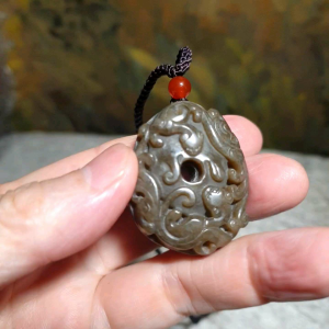 Premium natural caramel brown Nephrite "bi" (ancient Chinese disc shape carvings) two "Chi Long" (ancient style dragons) pendant (with certificate) 和田全糖双螭龙玉璧吊坠(带证书)
