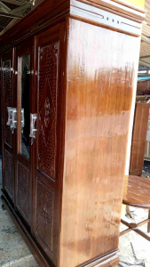 Lemari Pakaian 3 Pintu Cermin Setengah