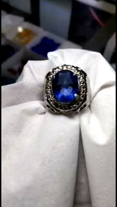 Cincin Blue SAFIR Cutting: Desain & Bahan