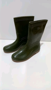 Sepatu Boots Karet Anti Air Wanita Yumeida
