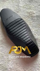 Sarung Cover Jok Motor PCX Caferacer Pakai Karet (Langsung Pasang Tanpa Staples)