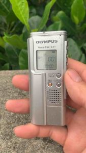 OLYMPUS máy ghi âm voice-trek v-11 cũ ghi âm rõ loa ngoài nhỏ gọn dễ dùng